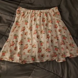 Flower print short flowy skirt NWT